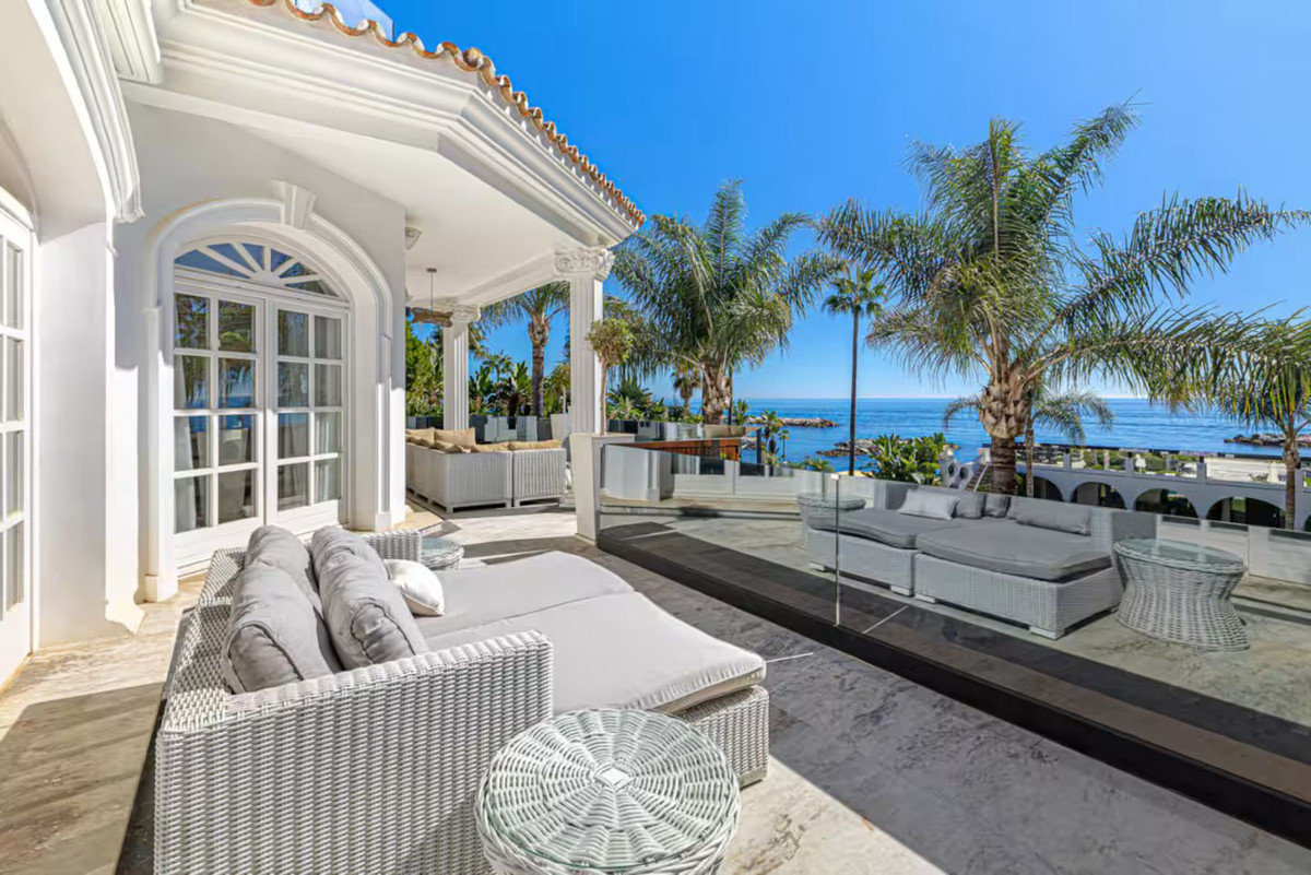 Se vende Villa - Chalet de 10 dormitorios en Costa Del Sol, Málaga, España
