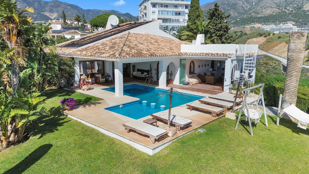 Se vende Villa - Chalet de 6 dormitorios en Costa Del Sol, Málaga, España