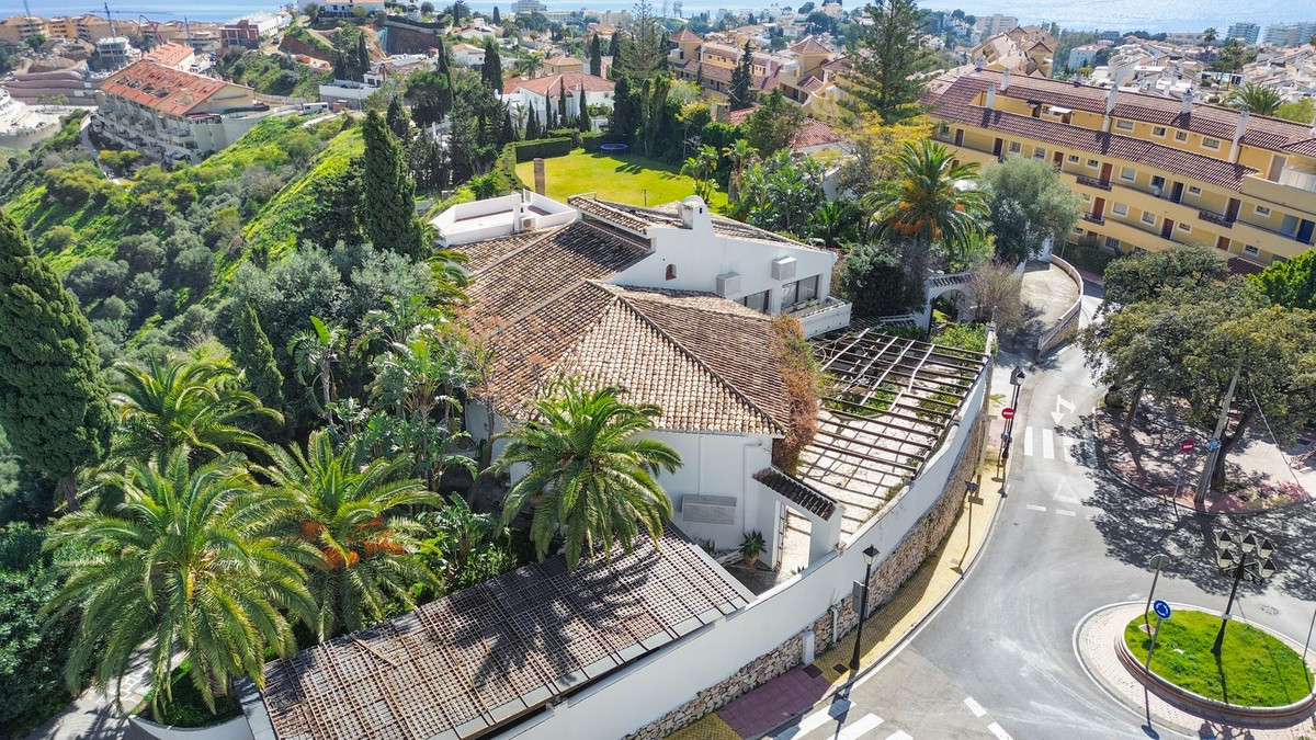 Se vende Villa - Chalet de 6 dormitorios en Costa Del Sol, Málaga, España