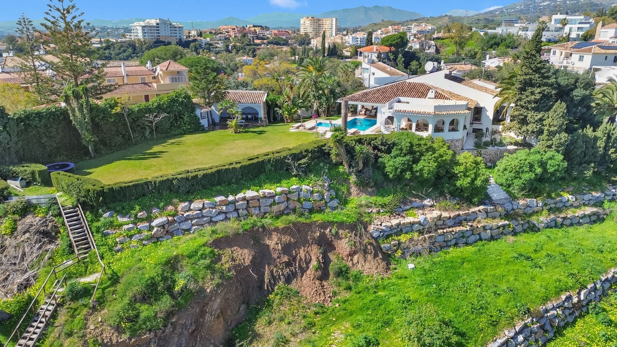 Se vende Villa - Chalet de 6 dormitorios en Costa Del Sol, Málaga, España