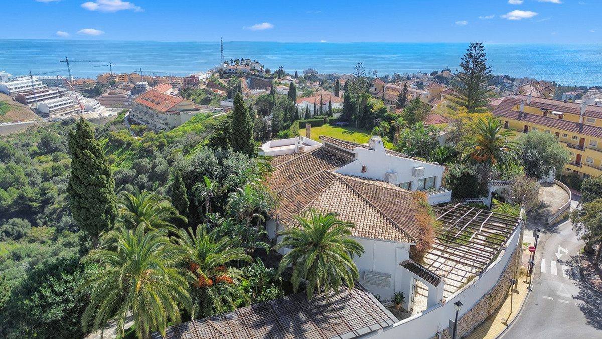Se vende Villa - Chalet de 6 dormitorios en Costa Del Sol, Málaga, España