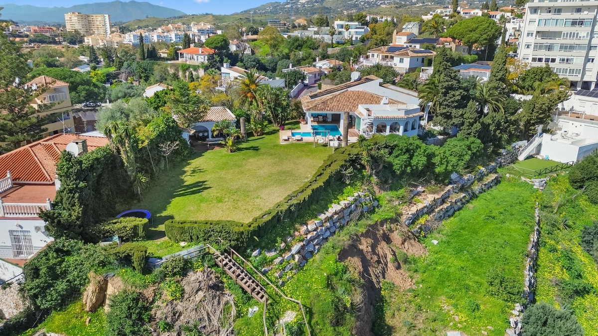 Se vende Villa - Chalet de 6 dormitorios en Costa Del Sol, Málaga, España