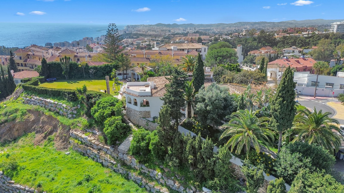 Se vende Villa - Chalet de 6 dormitorios en Costa Del Sol, Málaga, España