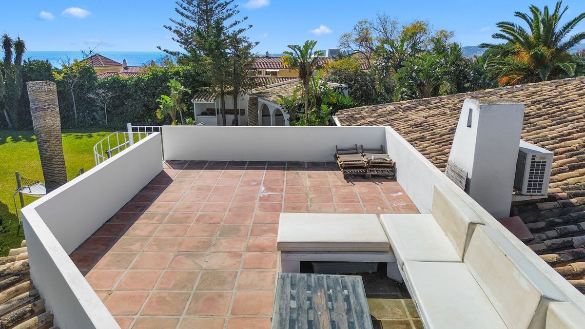 Se vende Villa - Chalet de 6 dormitorios en Costa Del Sol, Málaga, España