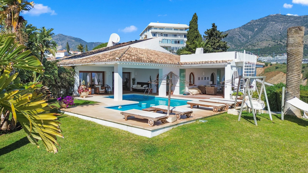 Se vende Villa - Chalet de 6 dormitorios en Costa Del Sol, Málaga, España