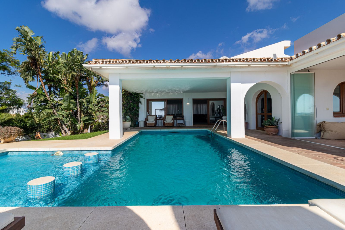 Se vende Villa - Chalet de 6 dormitorios en Costa Del Sol, Málaga, España