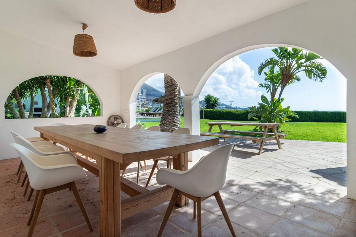 Se vende Villa - Chalet de 6 dormitorios en Costa Del Sol, Málaga, España