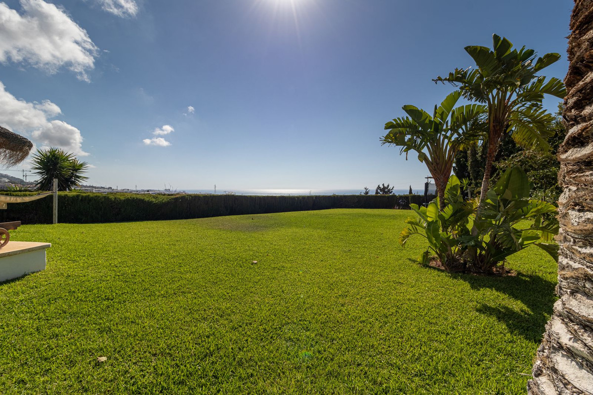 Se vende Villa - Chalet de 6 dormitorios en Costa Del Sol, Málaga, España
