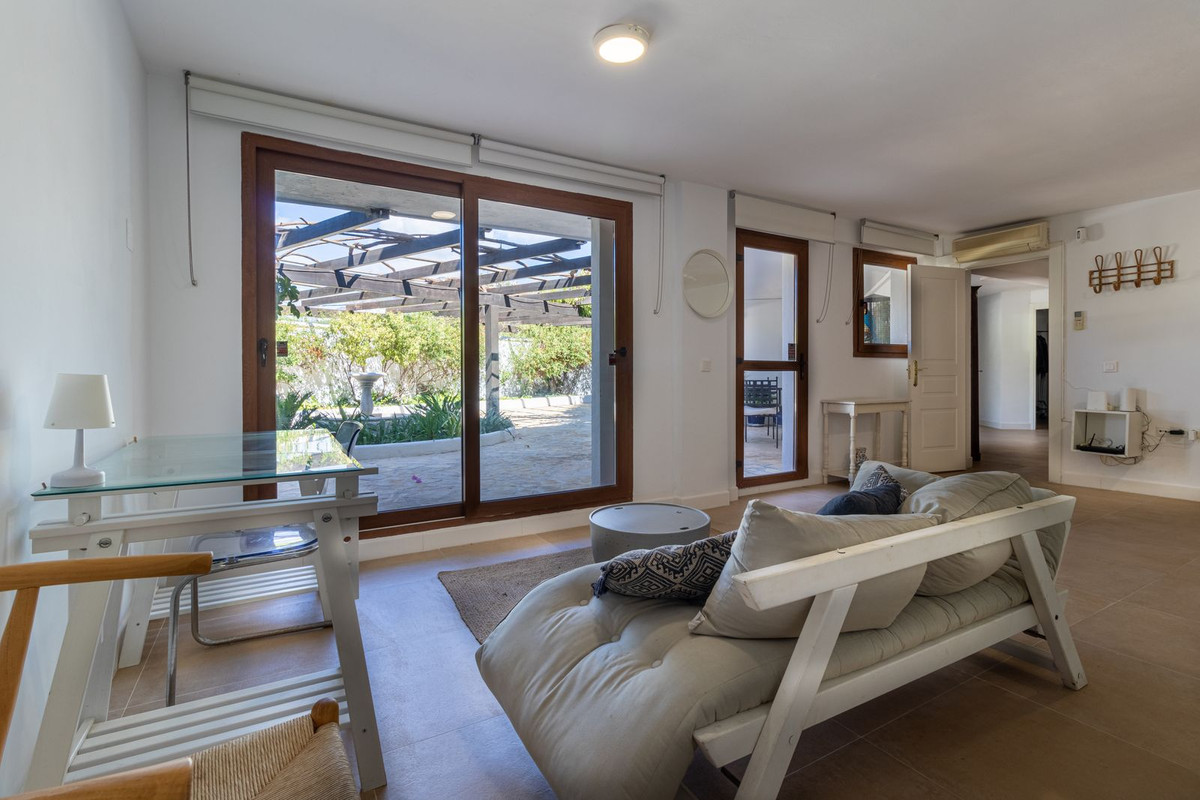 Se vende Villa - Chalet de 6 dormitorios en Costa Del Sol, Málaga, España