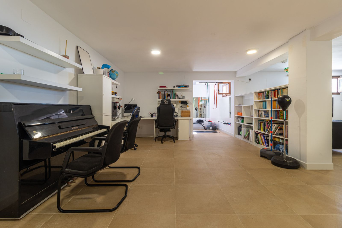 Se vende Villa - Chalet de 6 dormitorios en Costa Del Sol, Málaga, España
