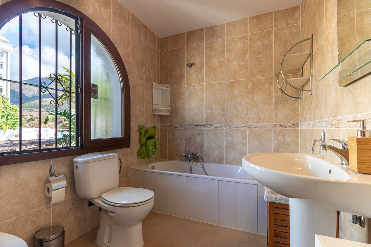 Se vende Villa - Chalet de 6 dormitorios en Costa Del Sol, Málaga, España