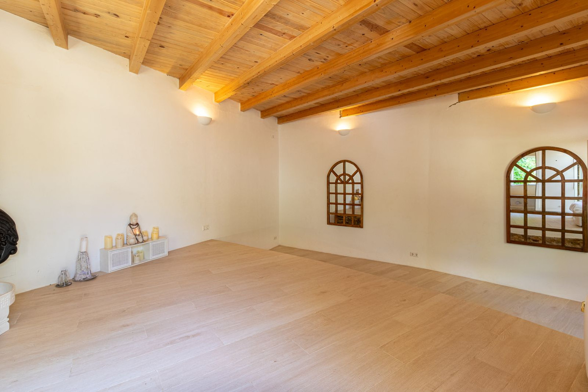 Se vende Villa - Chalet de 6 dormitorios en Costa Del Sol, Málaga, España