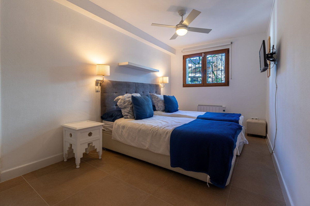 Se vende Villa - Chalet de 6 dormitorios en Costa Del Sol, Málaga, España