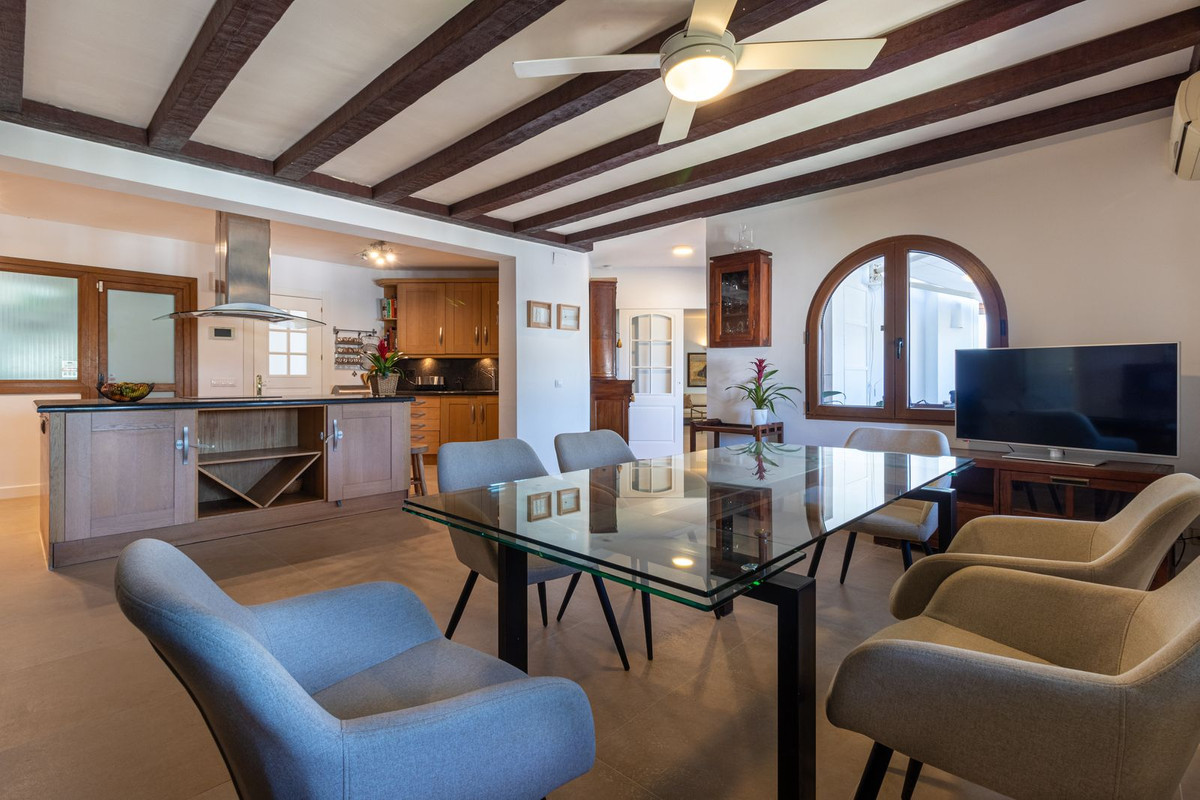 Se vende Villa - Chalet de 6 dormitorios en Costa Del Sol, Málaga, España