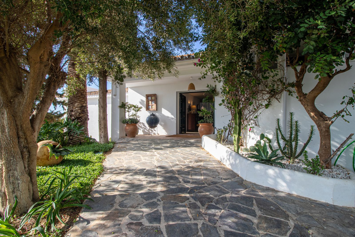 Se vende Villa - Chalet de 6 dormitorios en Costa Del Sol, Málaga, España