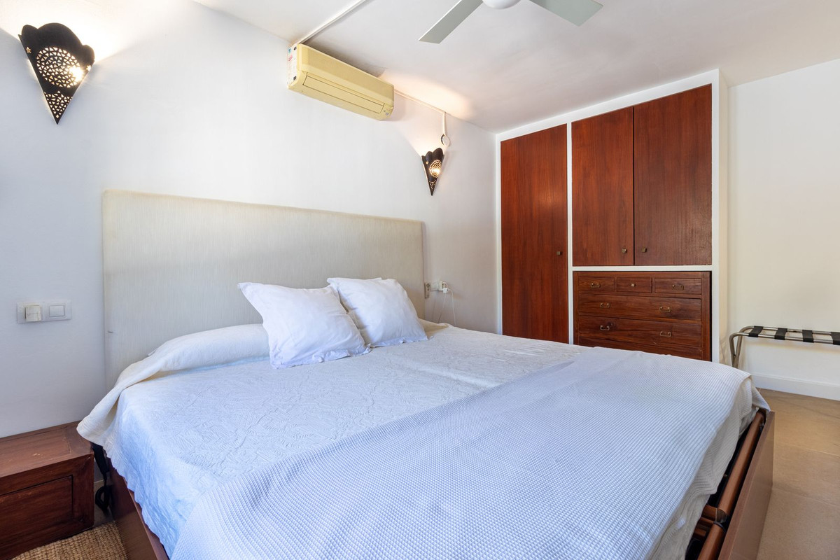 Se vende Villa - Chalet de 6 dormitorios en Costa Del Sol, Málaga, España