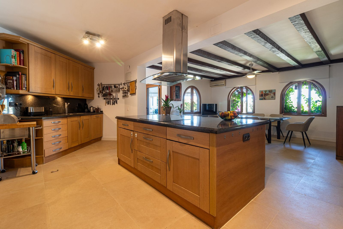 Se vende Villa - Chalet de 6 dormitorios en Costa Del Sol, Málaga, España