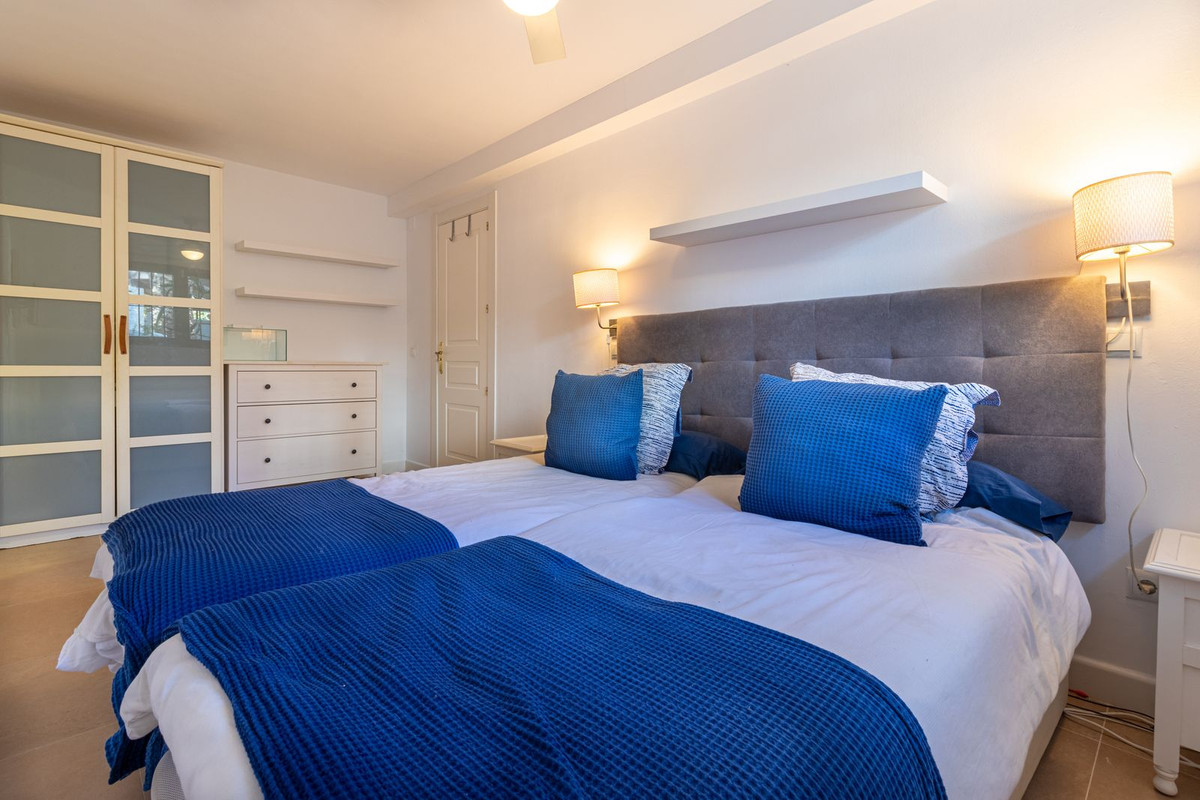 Se vende Villa - Chalet de 6 dormitorios en Costa Del Sol, Málaga, España