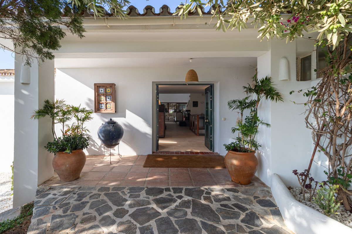 Se vende Villa - Chalet de 6 dormitorios en Costa Del Sol, Málaga, España