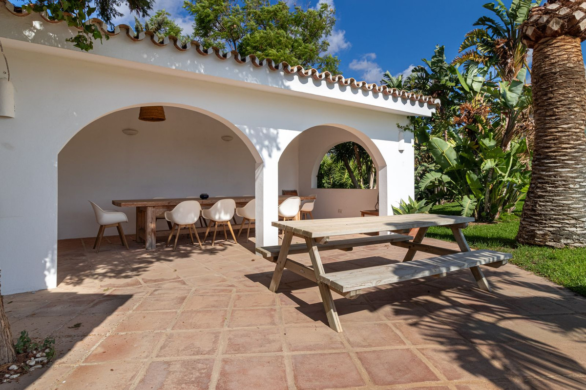 Se vende Villa - Chalet de 6 dormitorios en Costa Del Sol, Málaga, España