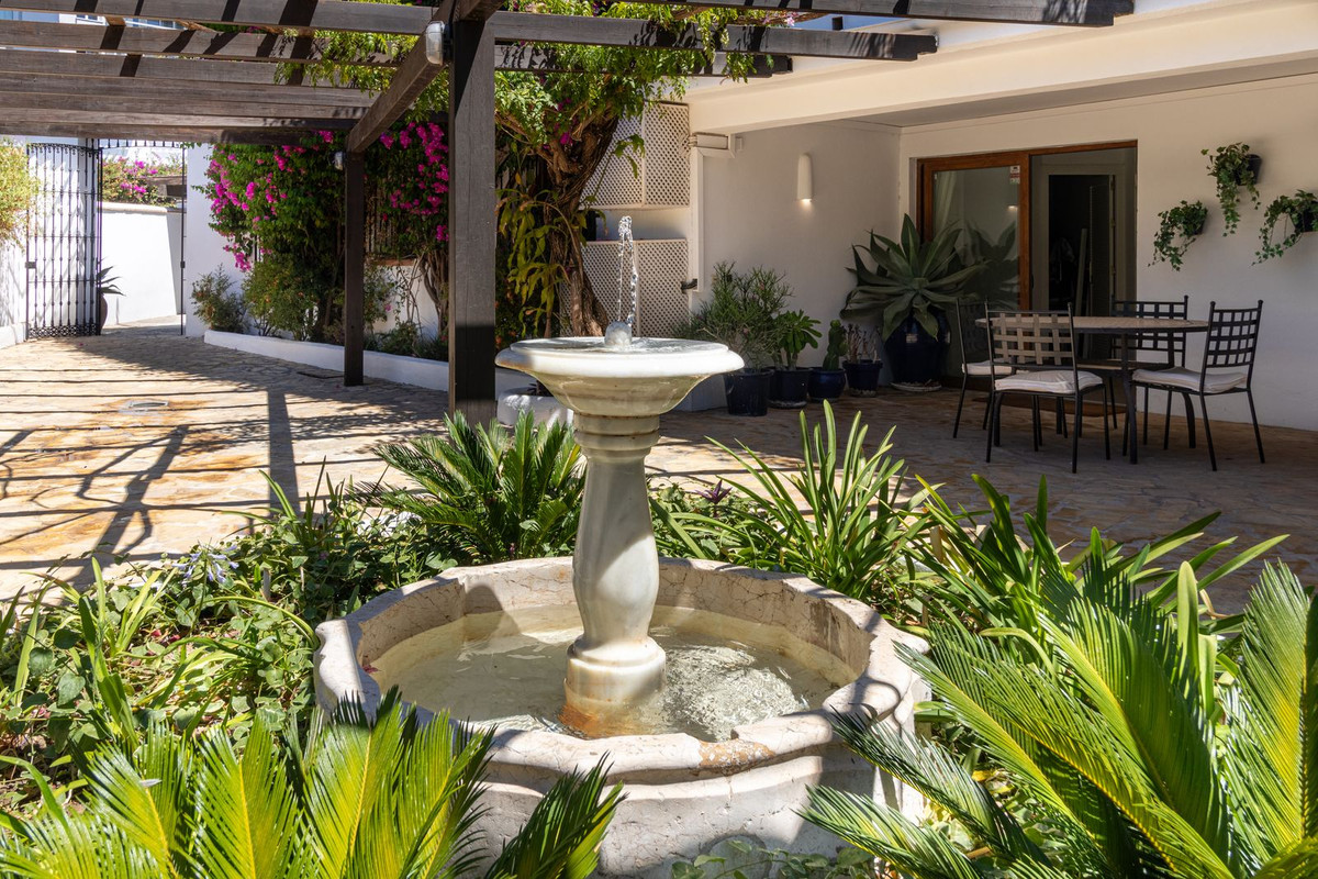 Se vende Villa - Chalet de 6 dormitorios en Costa Del Sol, Málaga, España