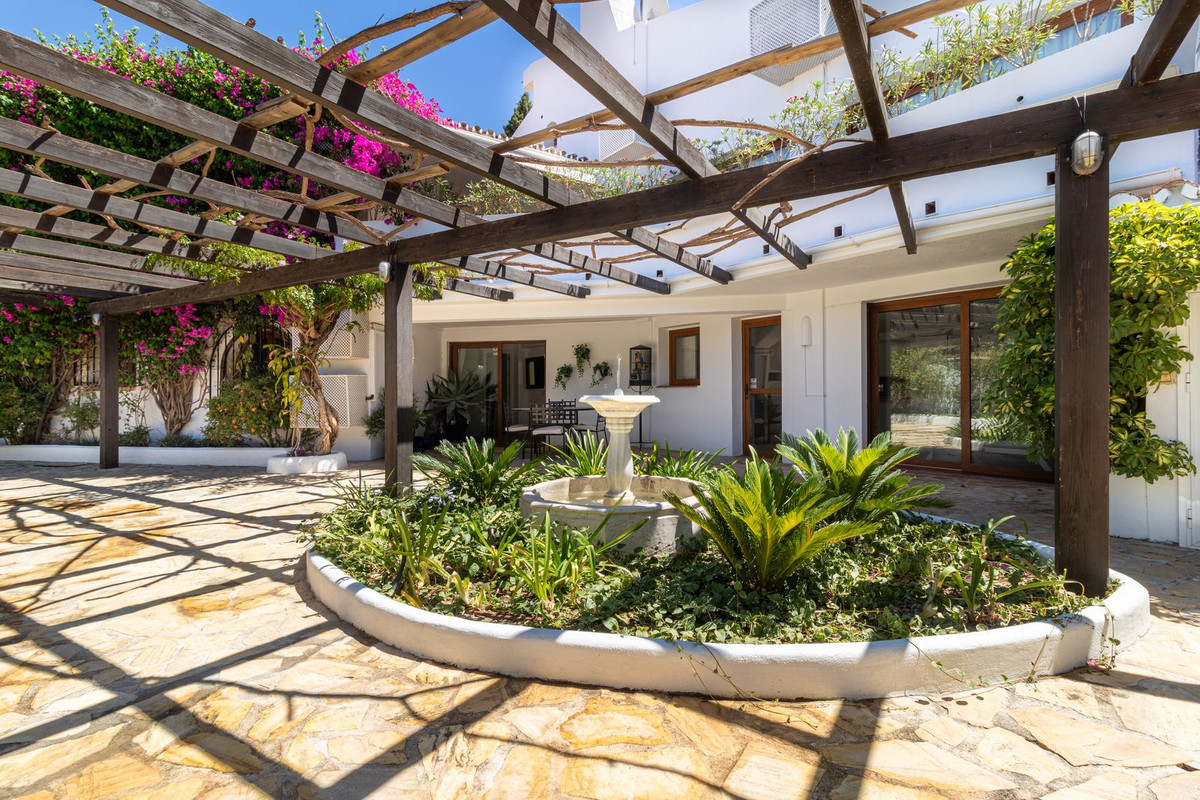 Se vende Villa - Chalet de 6 dormitorios en Costa Del Sol, Málaga, España