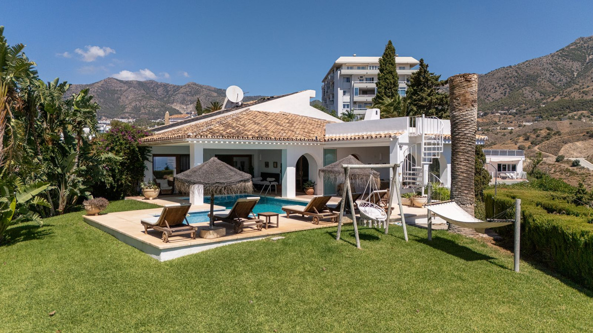 Se vende Villa - Chalet de 6 dormitorios en Costa Del Sol, Málaga, España