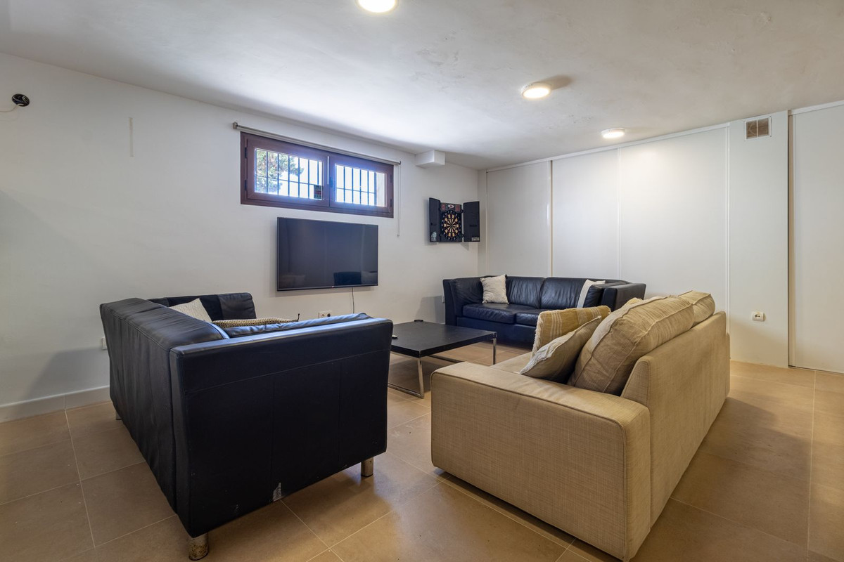 Se vende Villa - Chalet de 6 dormitorios en Costa Del Sol, Málaga, España