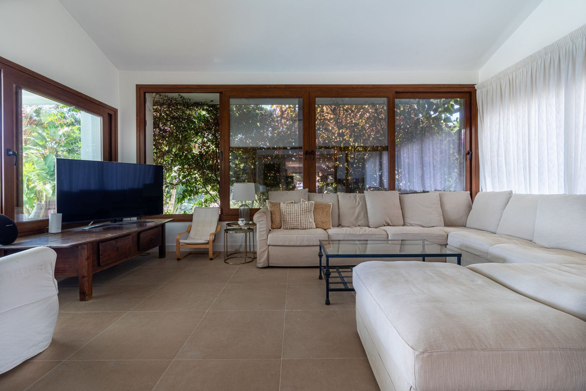 Se vende Villa - Chalet de 6 dormitorios en Costa Del Sol, Málaga, España