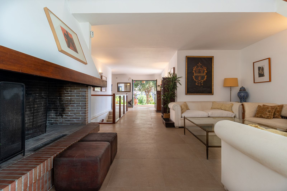 Se vende Villa - Chalet de 6 dormitorios en Costa Del Sol, Málaga, España