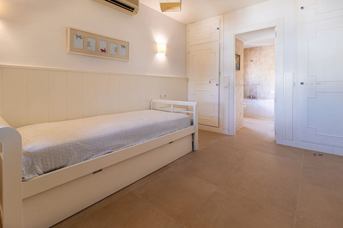 Se vende Villa - Chalet de 6 dormitorios en Costa Del Sol, Málaga, España