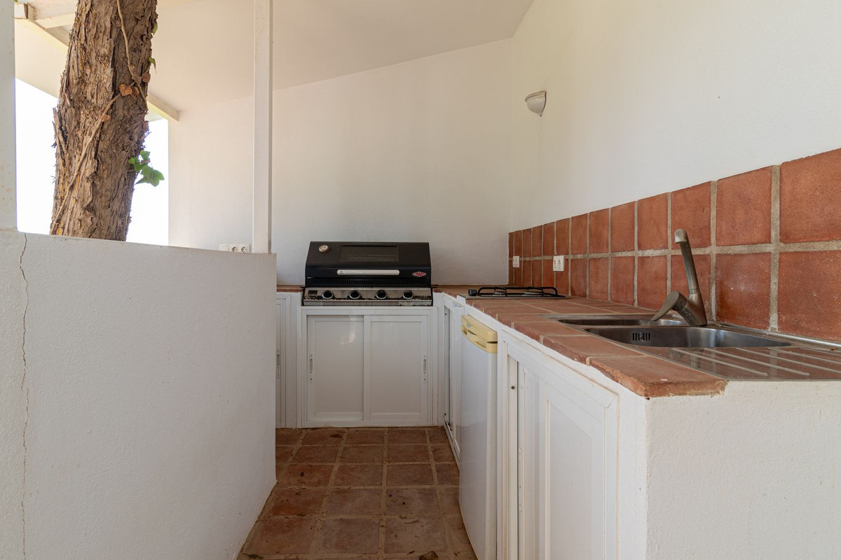 Se vende Villa - Chalet de 6 dormitorios en Costa Del Sol, Málaga, España