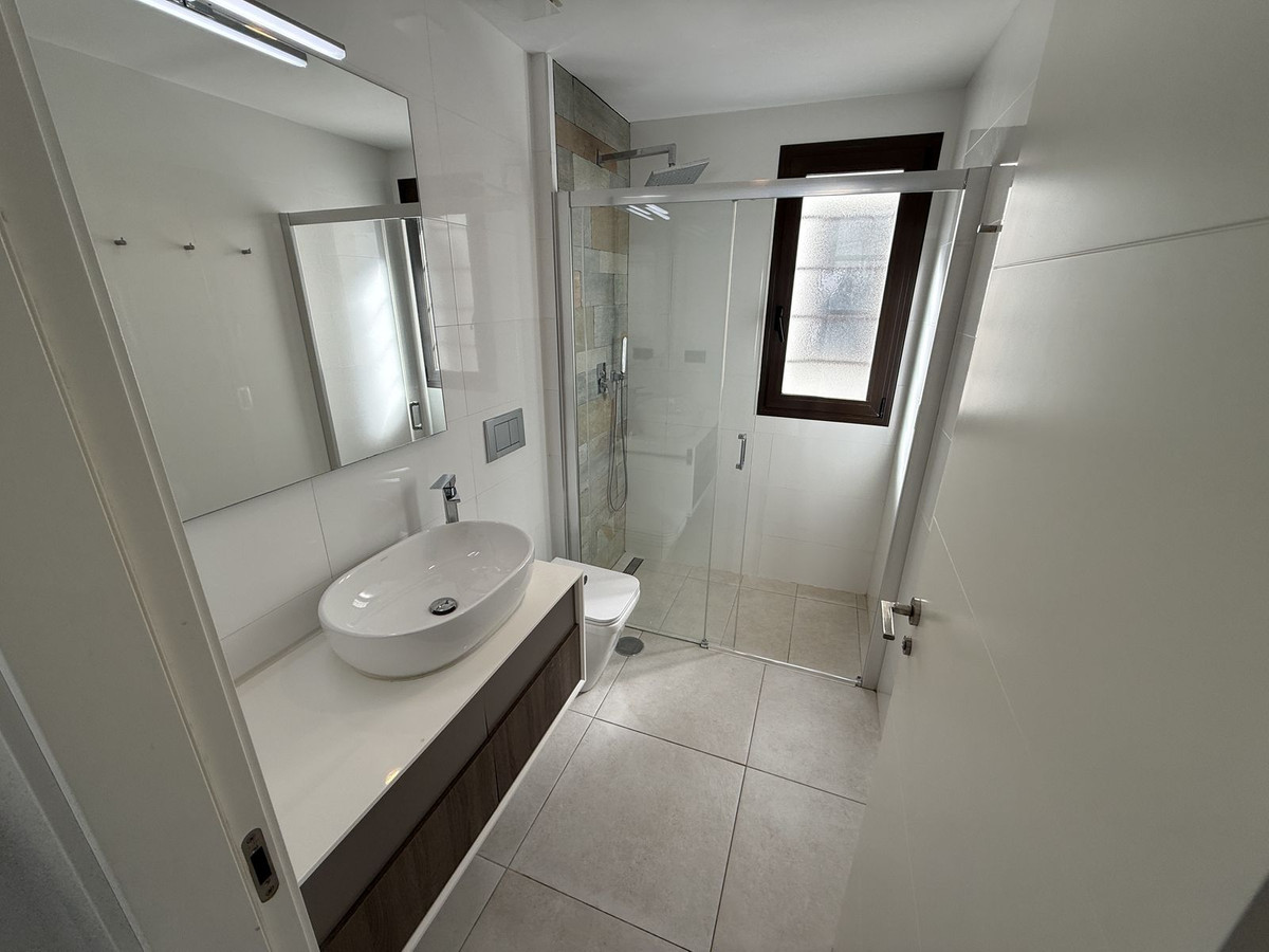Se vende Villa - Chalet de 3 dormitorios en Costa Blanca, Alicante, España
