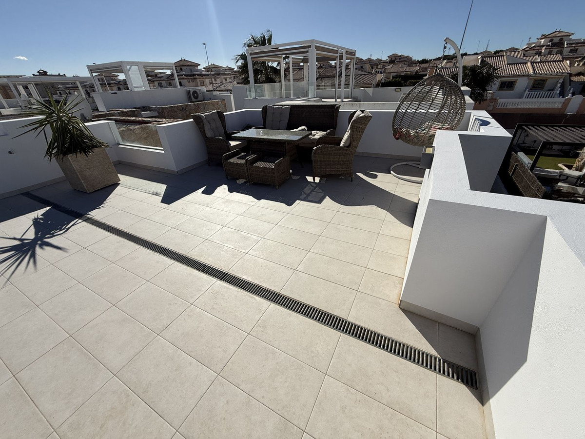Se vende Villa - Chalet de 3 dormitorios en Costa Blanca, Alicante, España