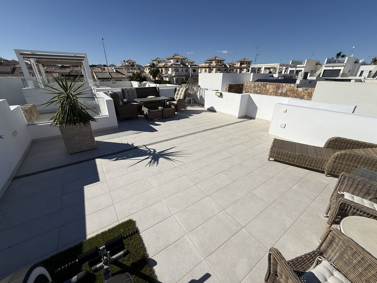 Se vende Villa - Chalet de 3 dormitorios en Costa Blanca, Alicante, España