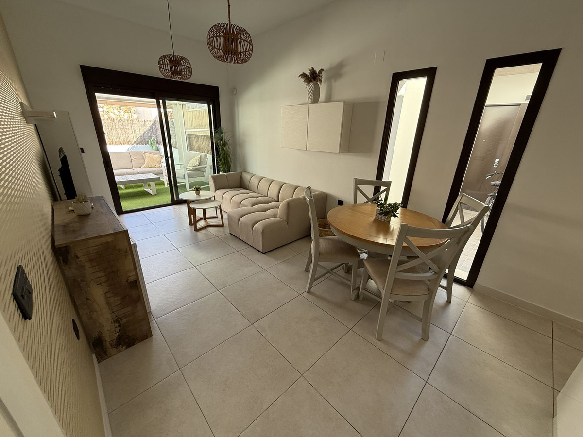 Se vende Villa - Chalet de 3 dormitorios en Costa Blanca, Alicante, España