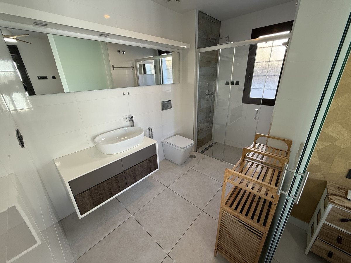 Se vende Villa - Chalet de 3 dormitorios en Costa Blanca, Alicante, España