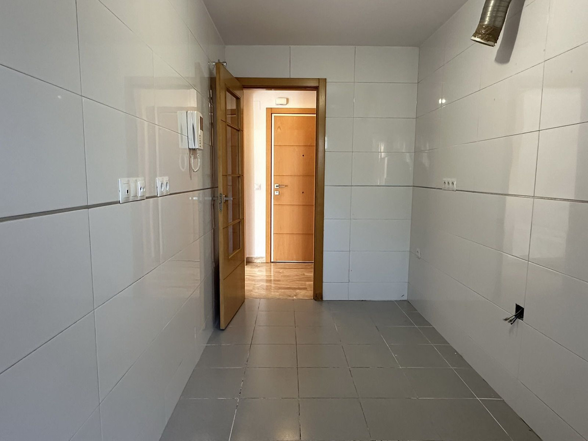 Se vende Apartamento Planta Media de 2 dormitorios en Costa Del Sol, Málaga, España