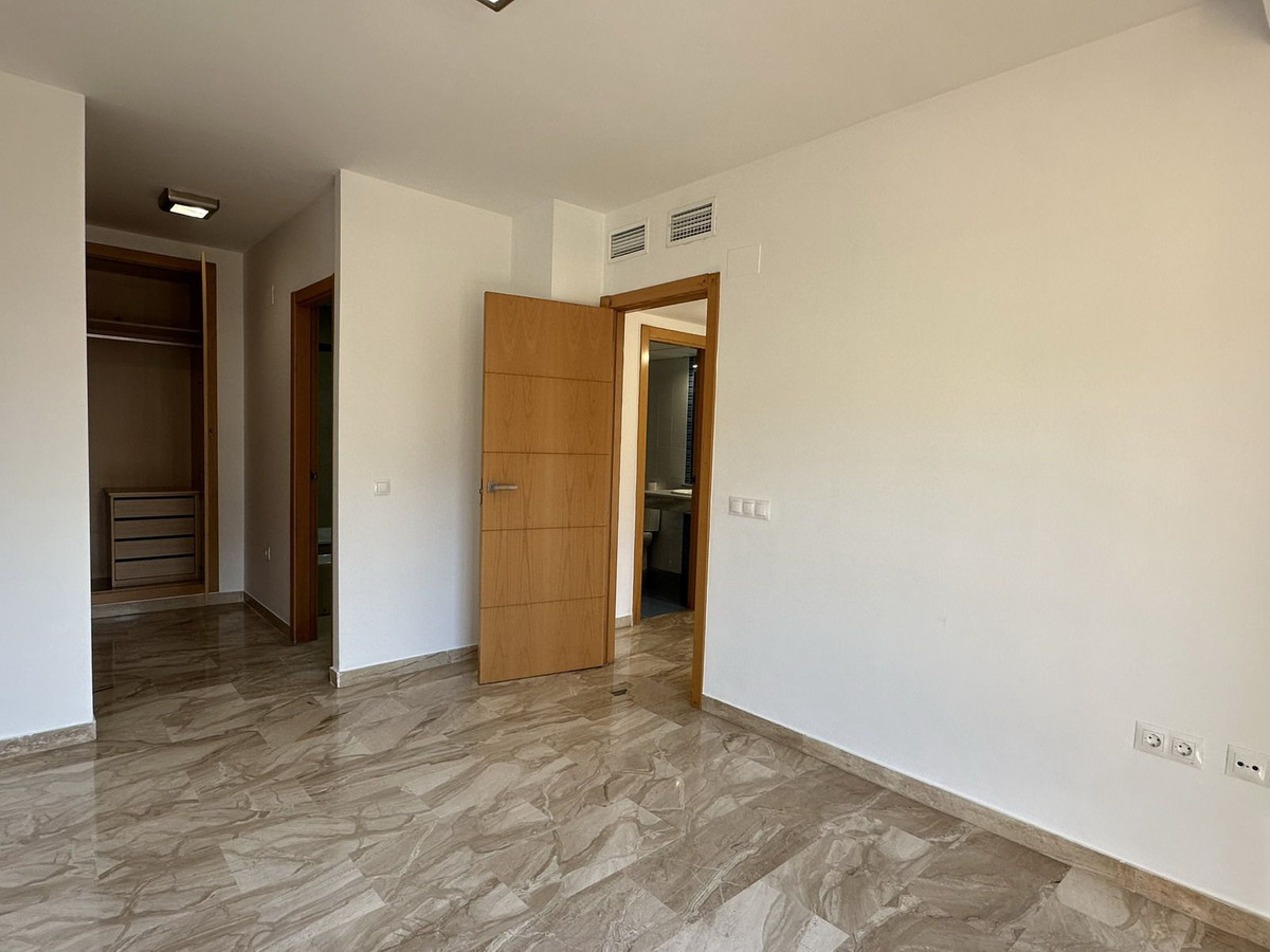Se vende Apartamento Planta Media de 2 dormitorios en Costa Del Sol, Málaga, España