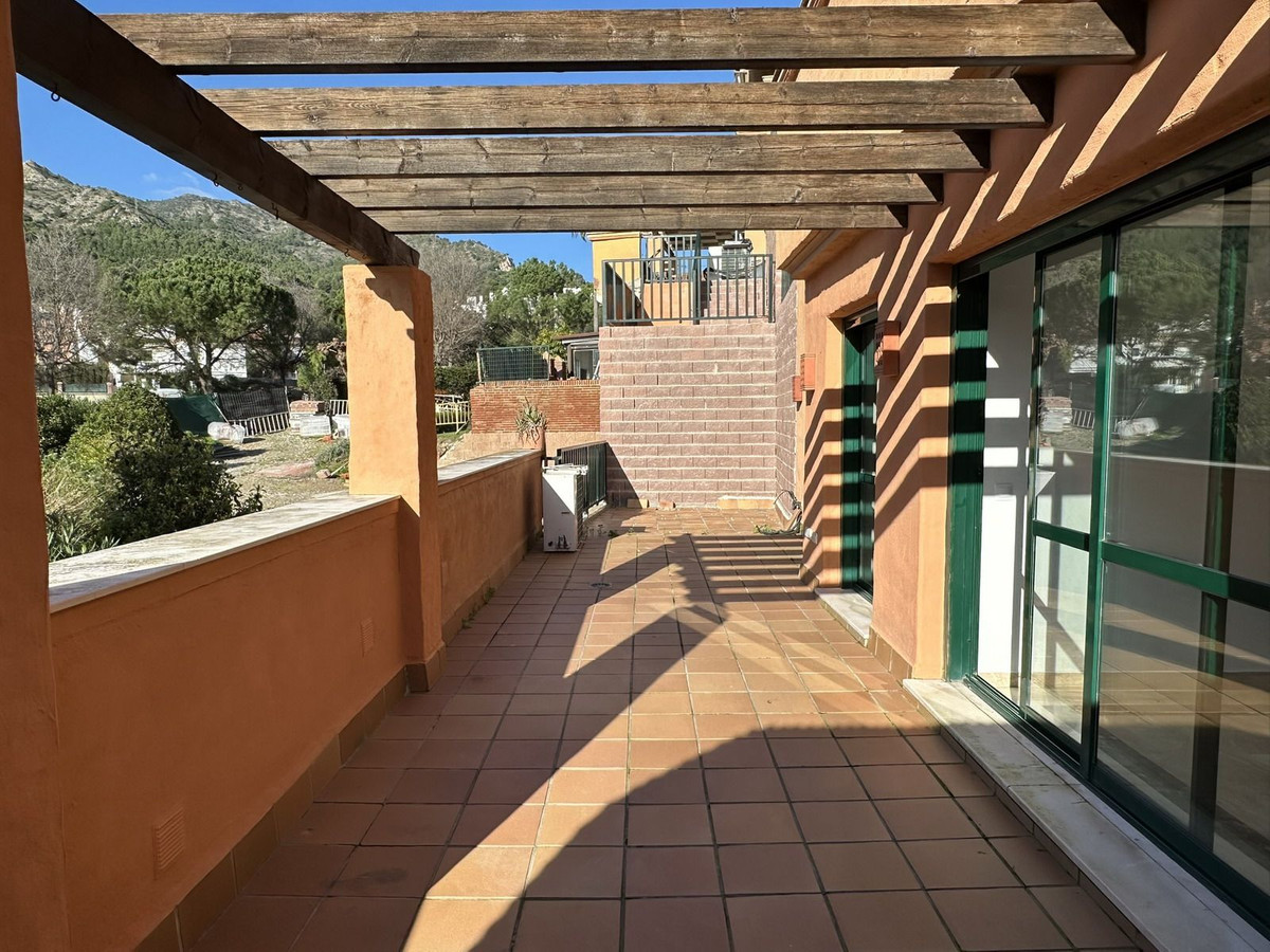 Se vende Apartamento Planta Media de 2 dormitorios en Costa Del Sol, Málaga, España