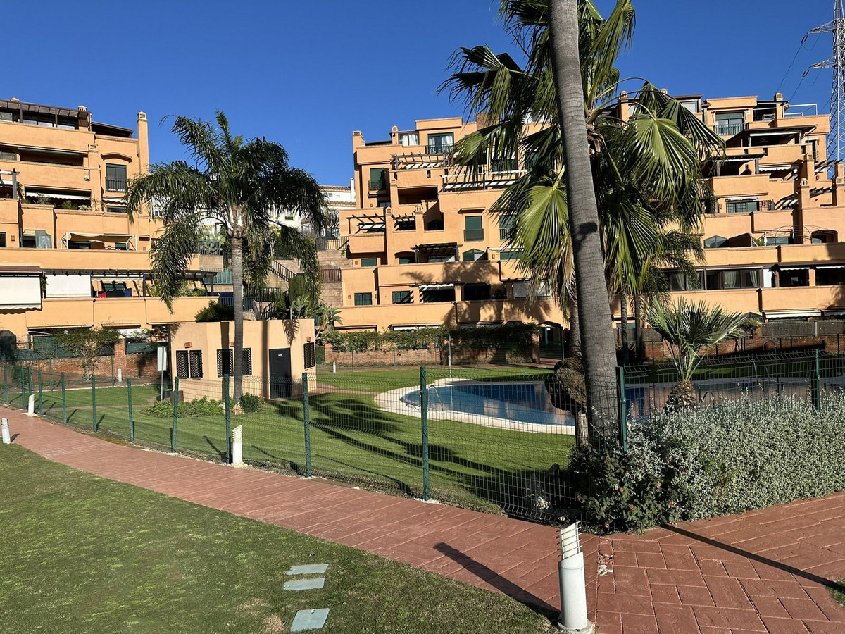 Se vende Apartamento Planta Media de 2 dormitorios en Costa Del Sol, Málaga, España