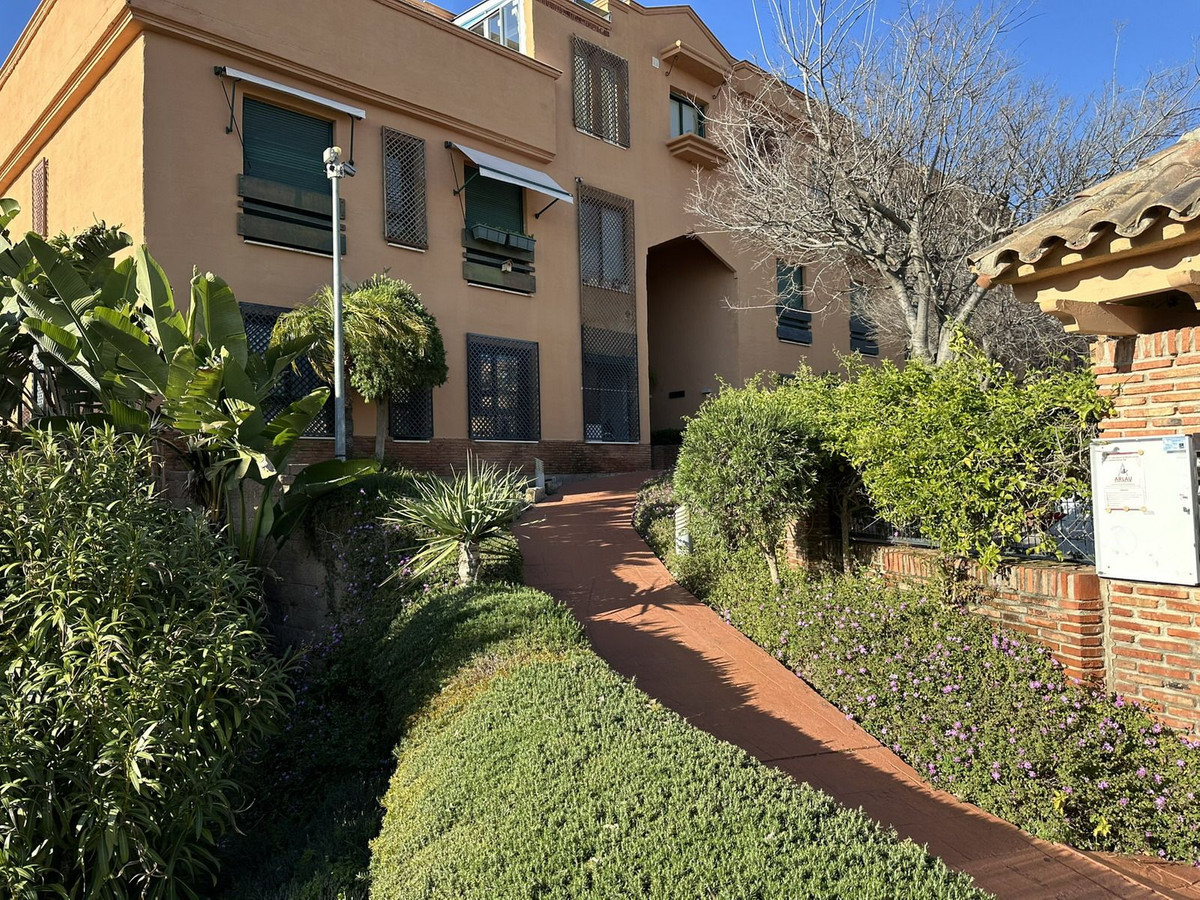Se vende Apartamento Planta Media de 2 dormitorios en Costa Del Sol, Málaga, España
