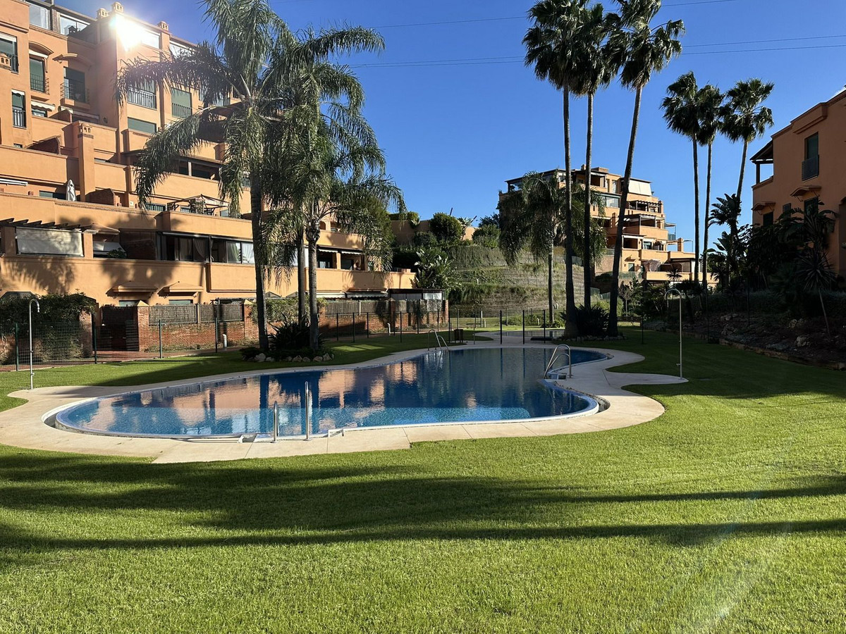 Se vende Apartamento Planta Media de 2 dormitorios en Costa Del Sol, Málaga, España
