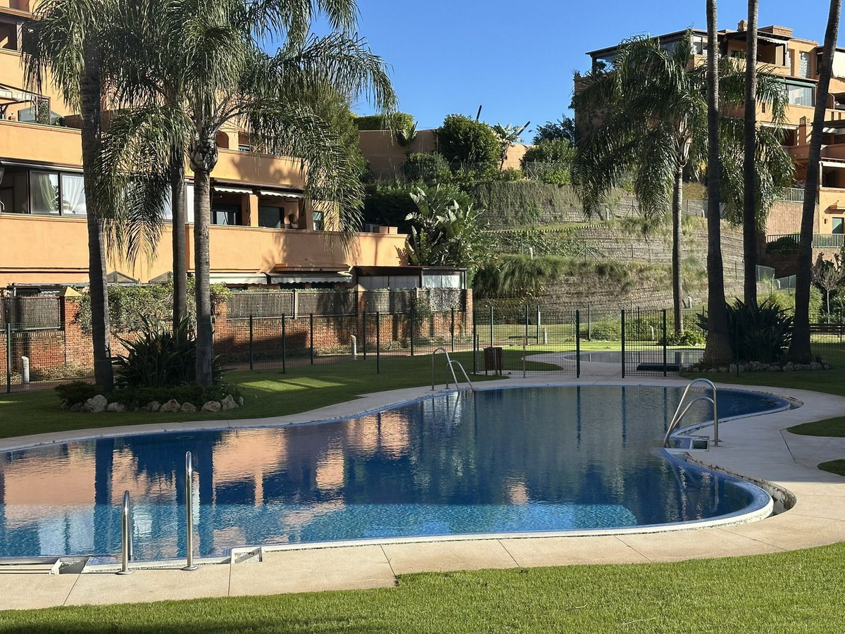 Se vende Apartamento Planta Media de 2 dormitorios en Costa Del Sol, Málaga, España