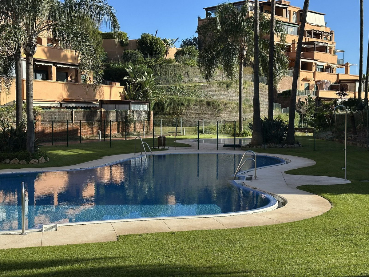 Se vende Apartamento Planta Media de 2 dormitorios en Costa Del Sol, Málaga, España