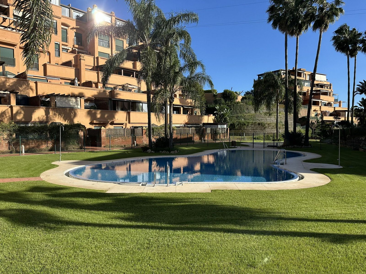 Se vende Apartamento Planta Media de 2 dormitorios en Costa Del Sol, Málaga, España