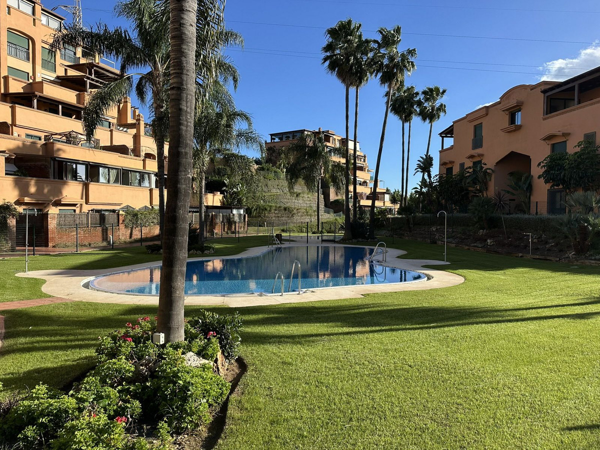Se vende Apartamento Planta Media de 2 dormitorios en Costa Del Sol, Málaga, España