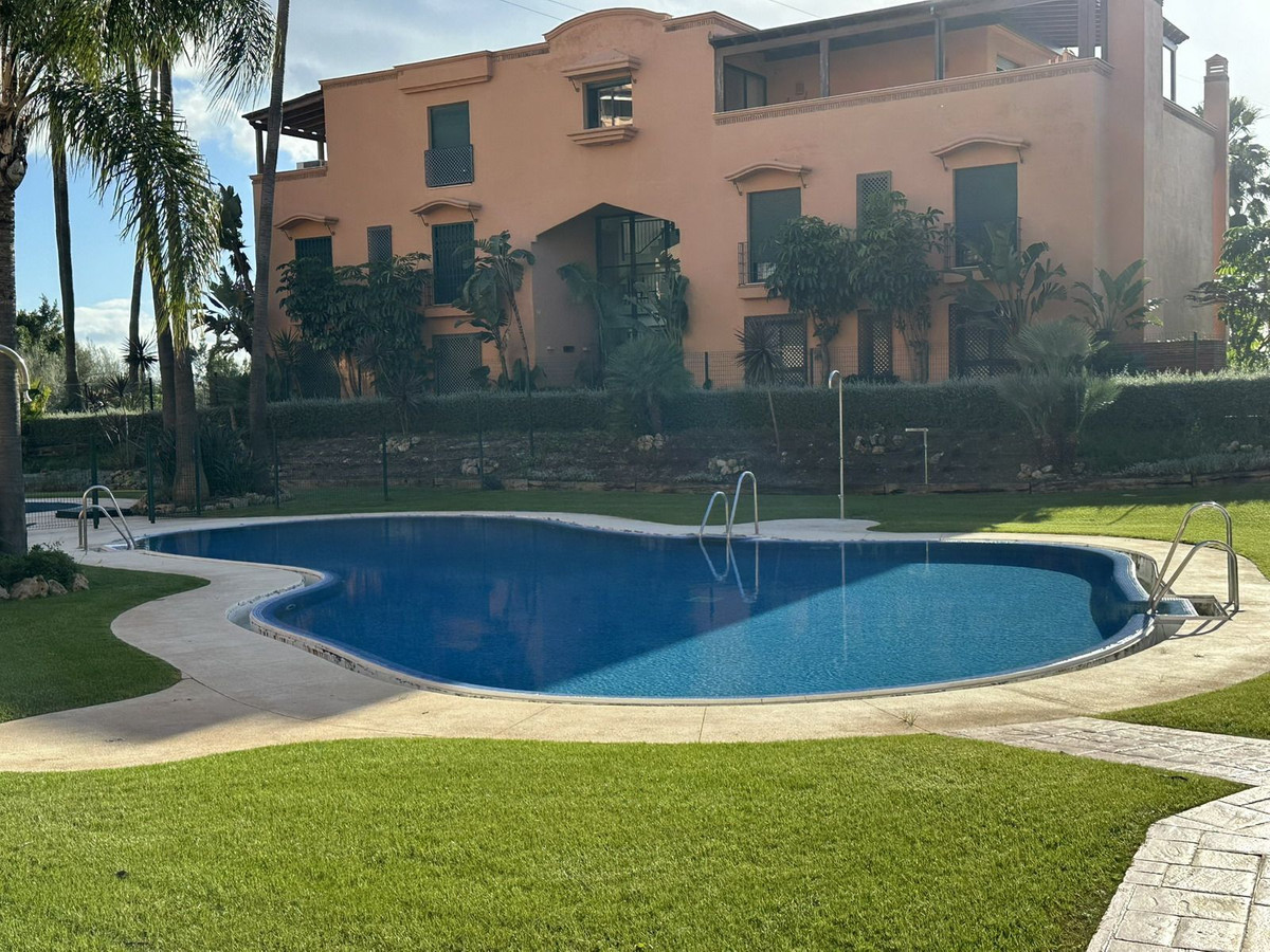Se vende Apartamento Planta Media de 2 dormitorios en Costa Del Sol, Málaga, España