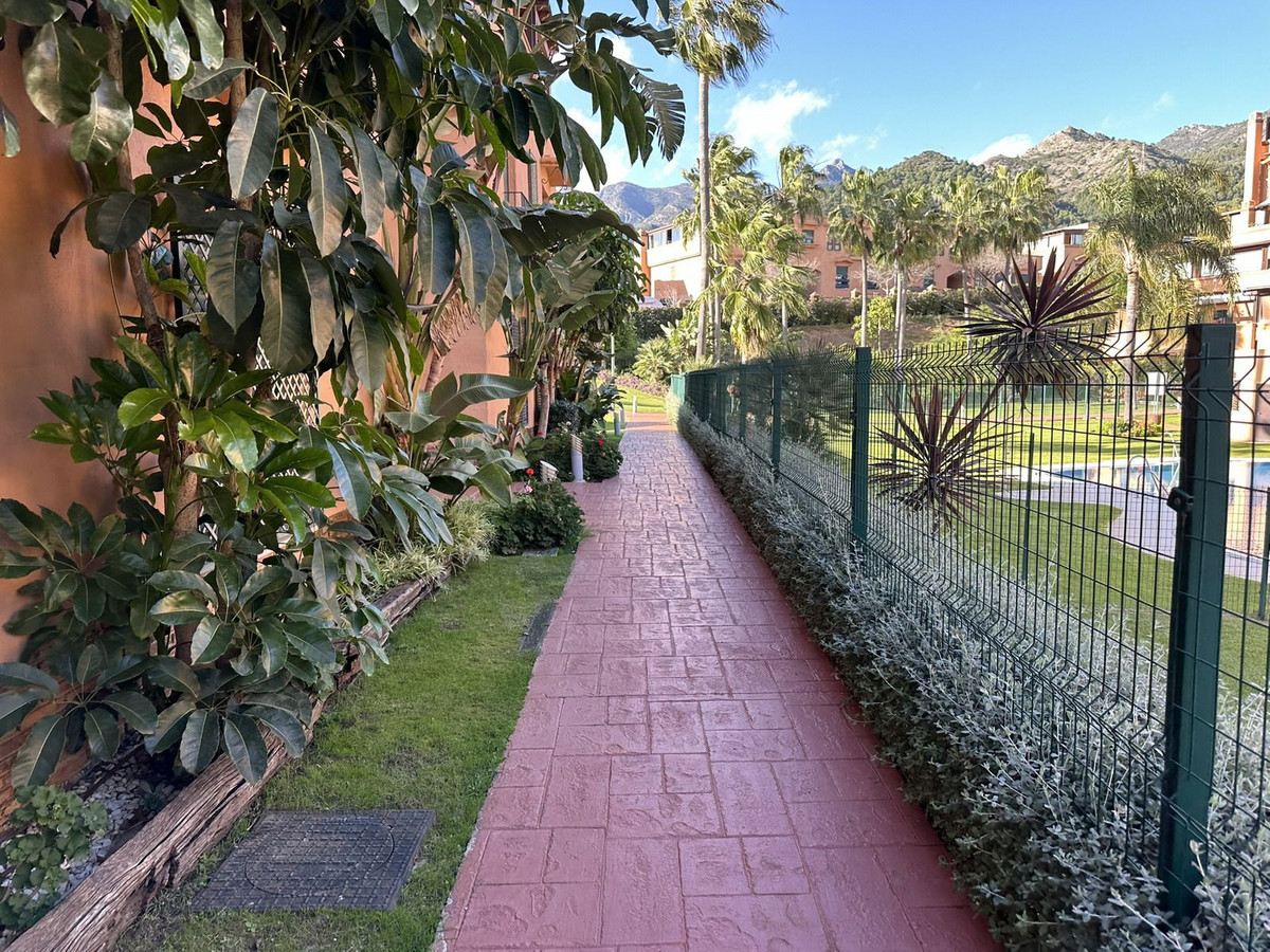 Se vende Apartamento Planta Media de 2 dormitorios en Costa Del Sol, Málaga, España