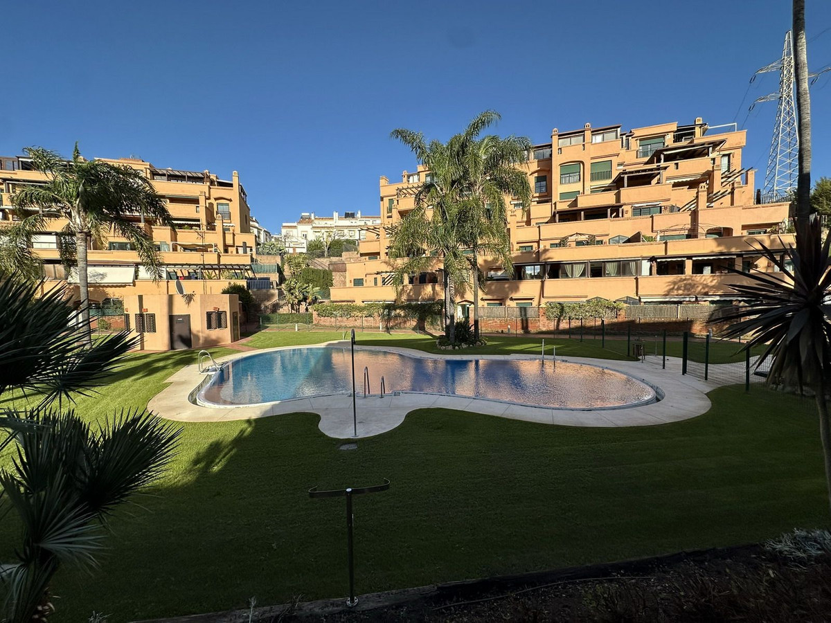 Se vende Apartamento Planta Media de 2 dormitorios en Costa Del Sol, Málaga, España